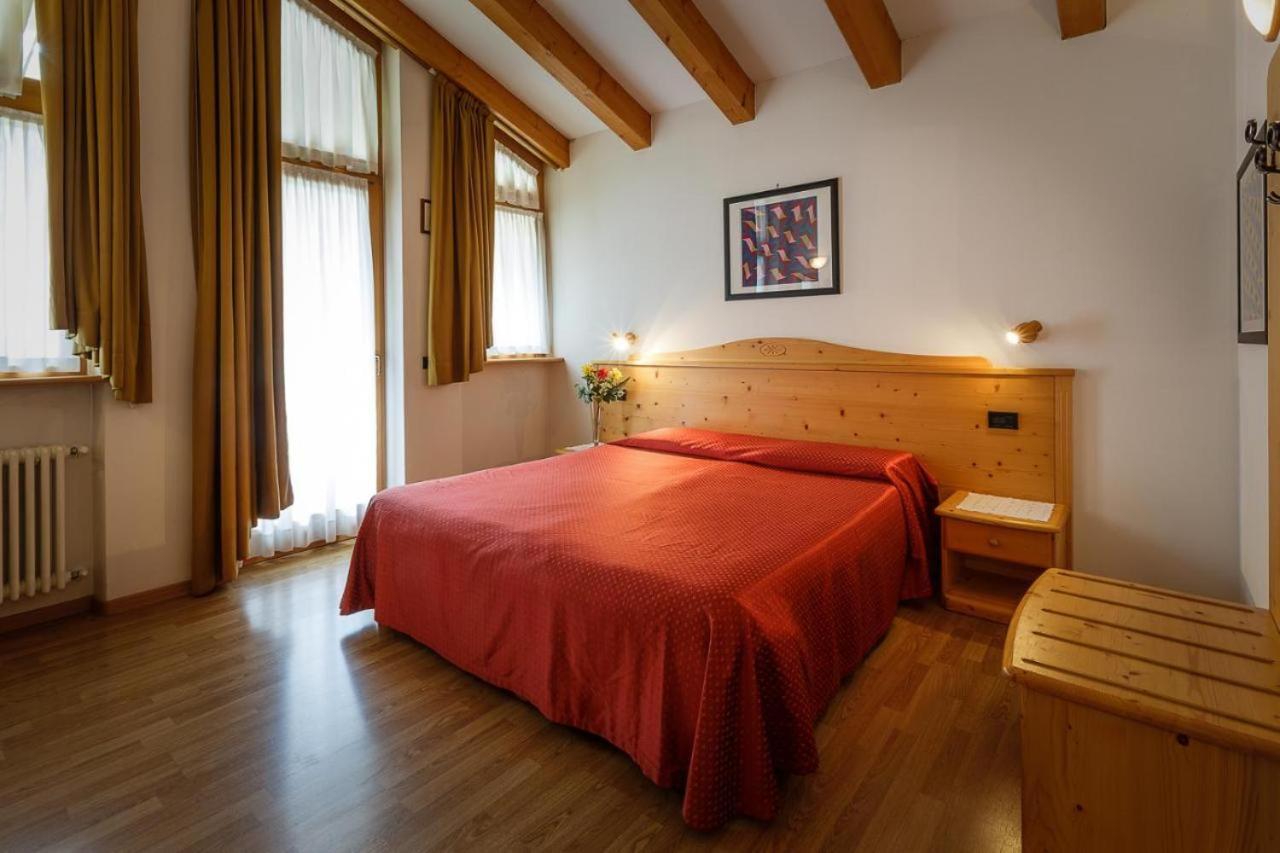Hotel La Locanda Pinzolo Exterior photo